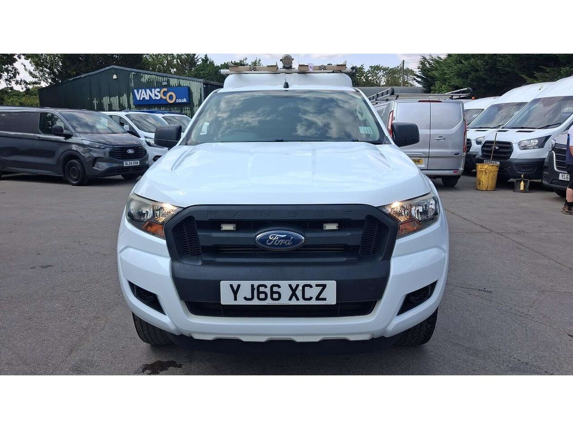 Ford Ranger 2.2 TDCi XL Pickup Double Cab 4dr Diesel Manual 4WD Euro 6 (s/s) (Eco Axle) (160 ps) 2.2 4dr Pickup Manual Diesel thumbnail 2