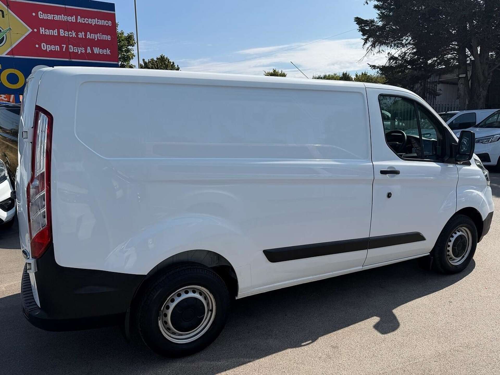 Ford Transit Custom Transit Custom 280 Base P/V L1 H1 2.0 Medium Van Manual Diesel - Thumbnail 6