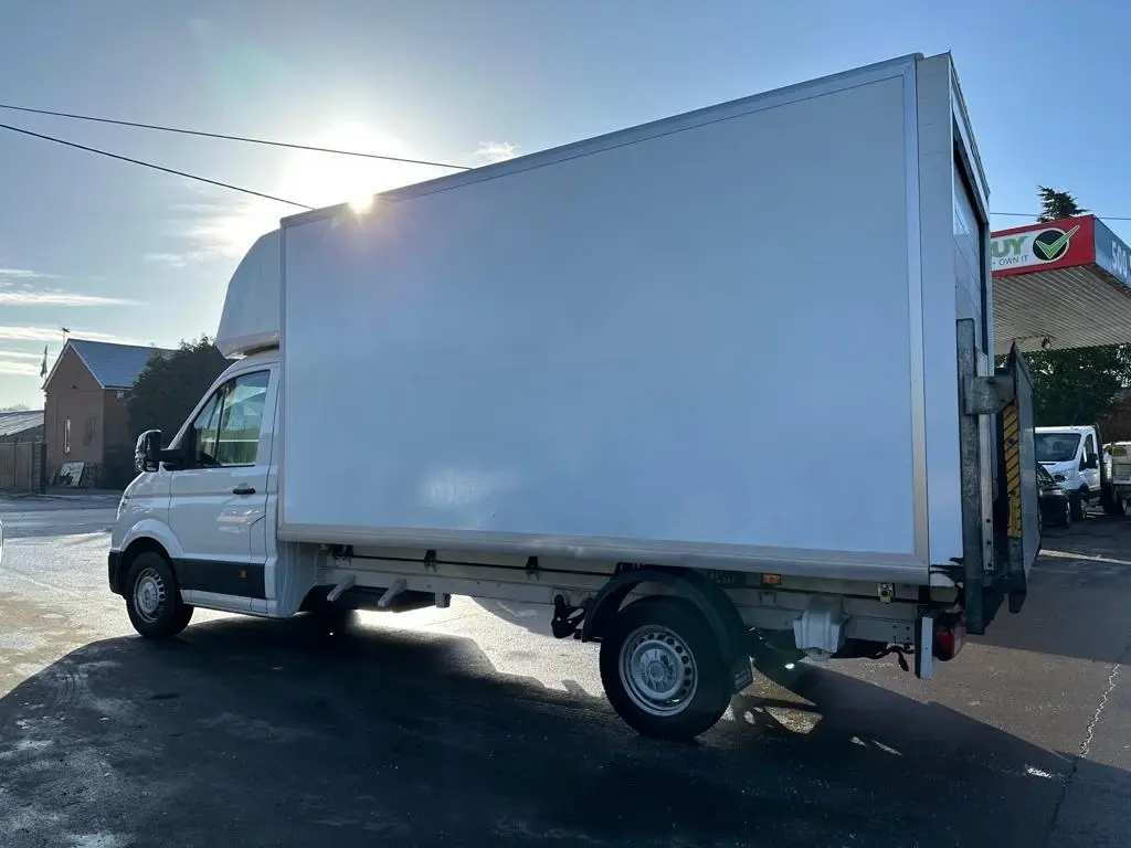 VW Crafter CR35 LUTON - AUTO thumbnail 6