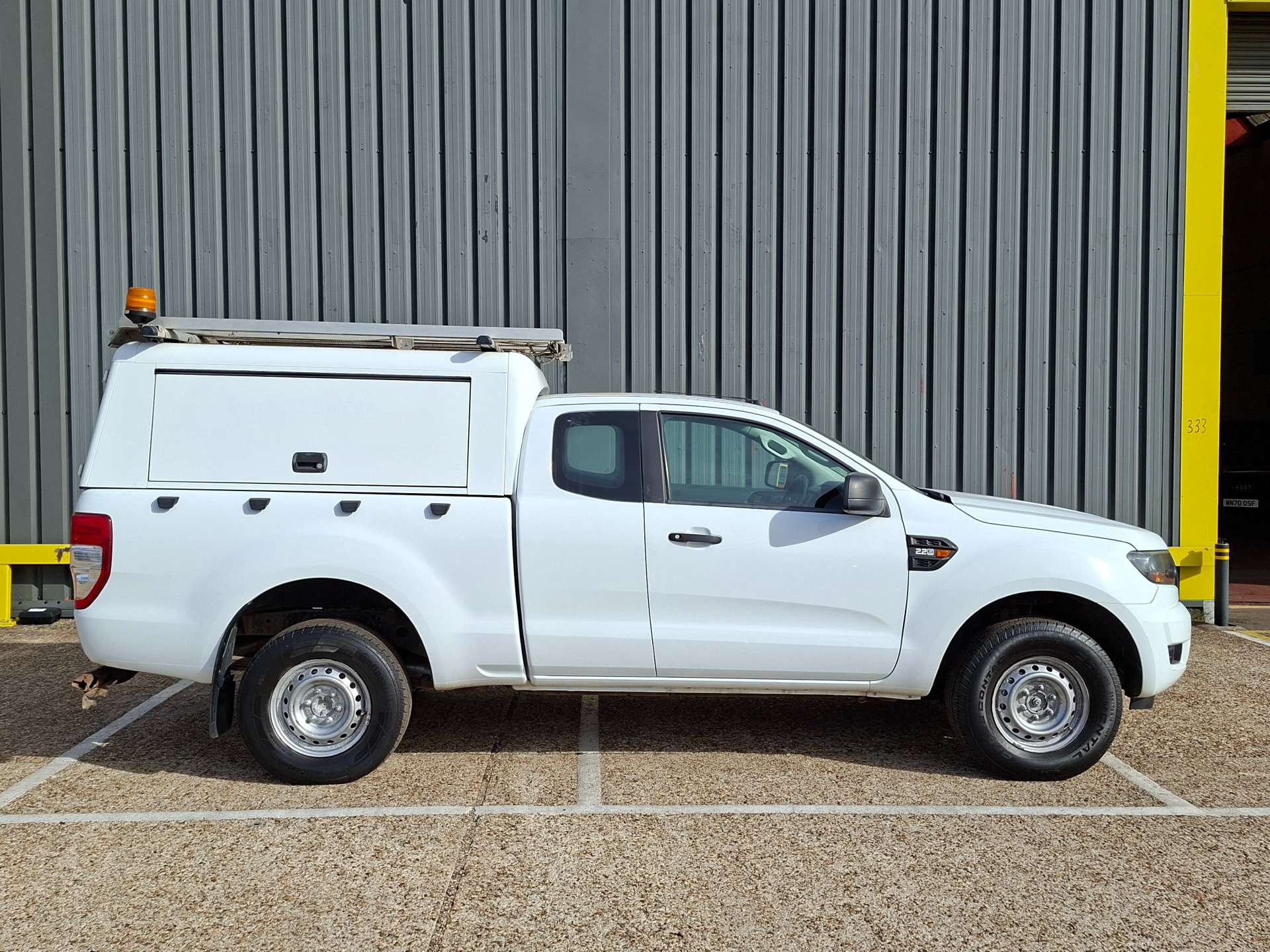 Ford Ranger 2.2 TDCi XL Pickup Double Cab 4dr Diesel Manual 4WD Euro 6 (s/s) (Eco Axle) (160 ps) 2.2 4dr Pickup Manual Diesel thumbnail 4