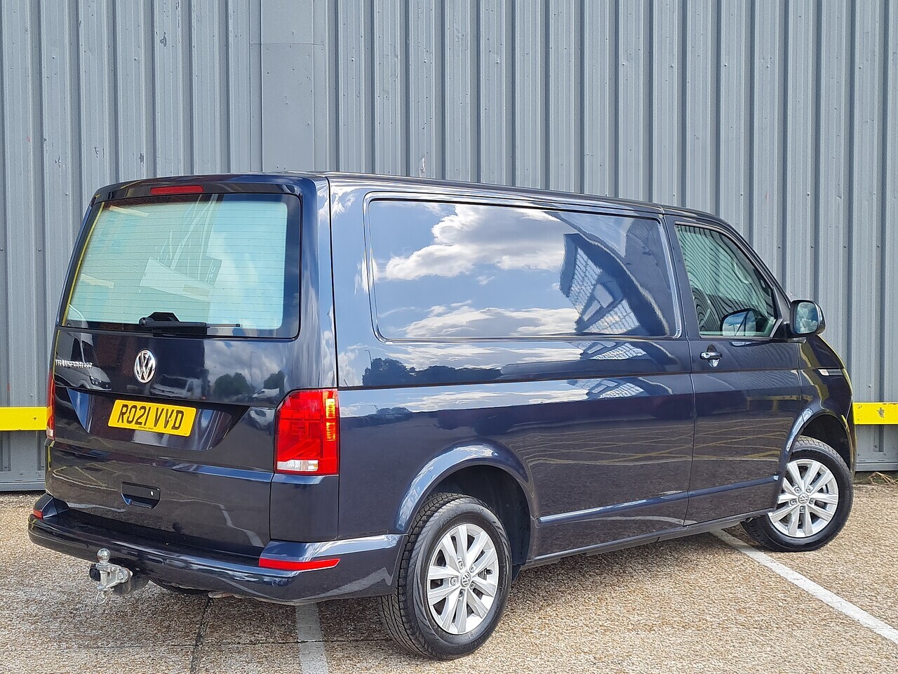 VW Transporter T30 Highline Auto - Thumbnail 5