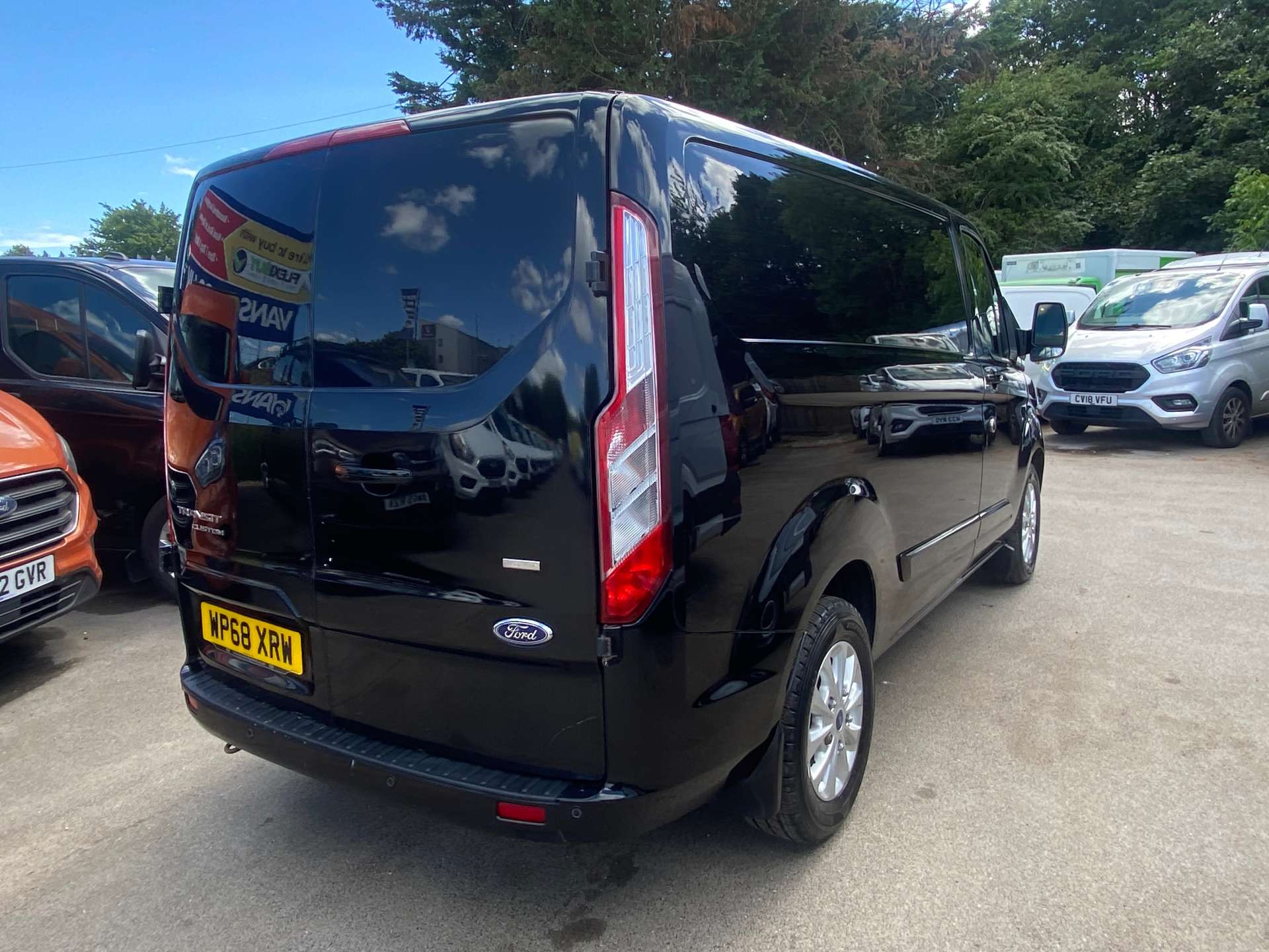 Ford Transit Custom 2.0 280 EcoBlue Limited Panel Van 5dr Diesel Manual L1 H1 Euro 6 (170 ps) thumbnail 6