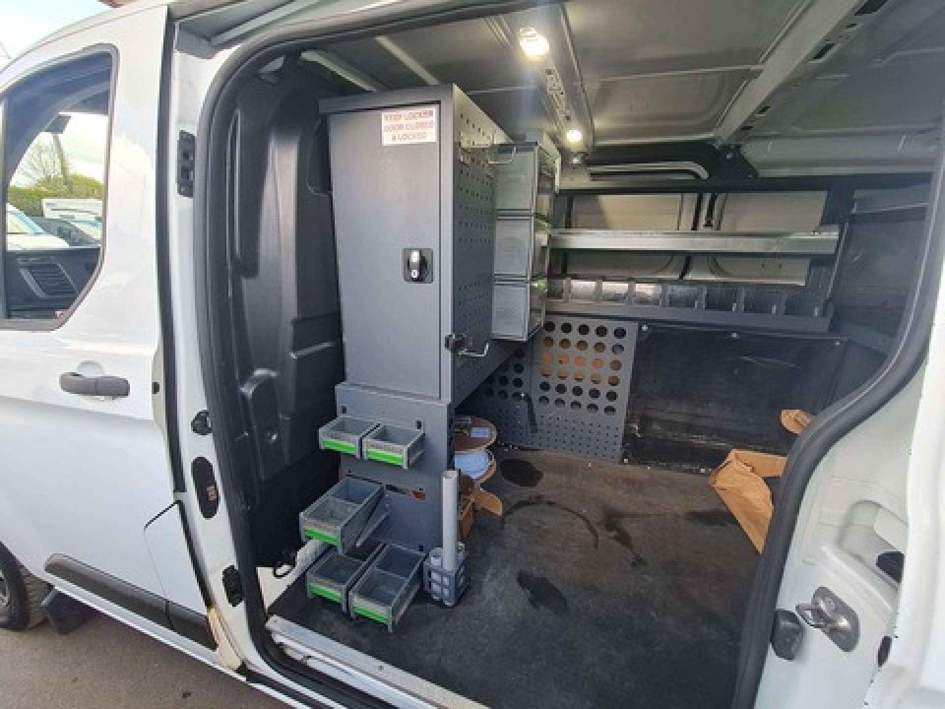 Ford Transit Custom 2.0 320 EcoBlue Trend Panel Van 5dr Diesel Manual L2 H1 Euro 6 (s/s) (105 ps) - Thumbnail 9