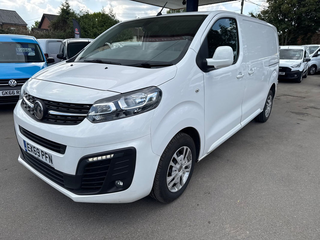 Vauxhall Vivaro SWB Sportive thumbnail 3
