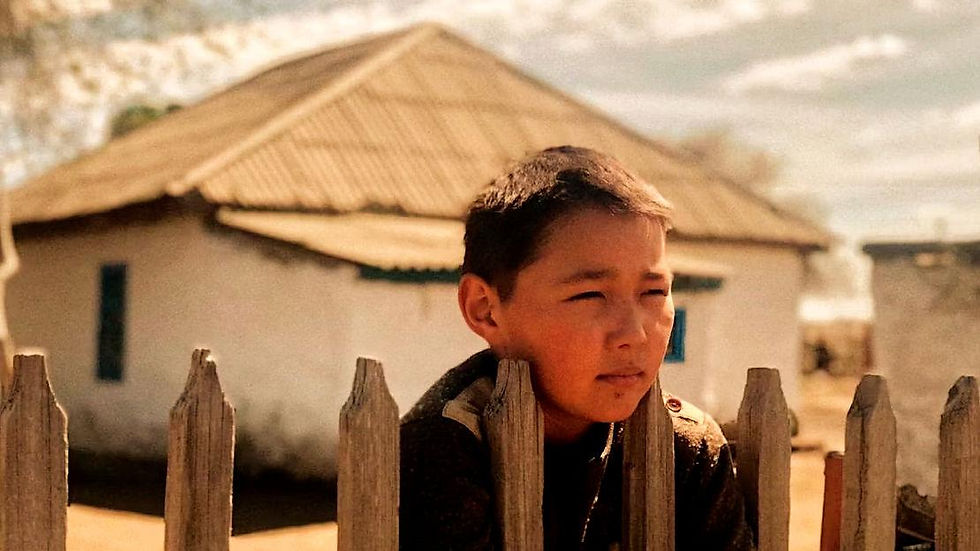 Il protagonista del film Baurynu Salu del regista kazako Askhat Kuchinchirekov