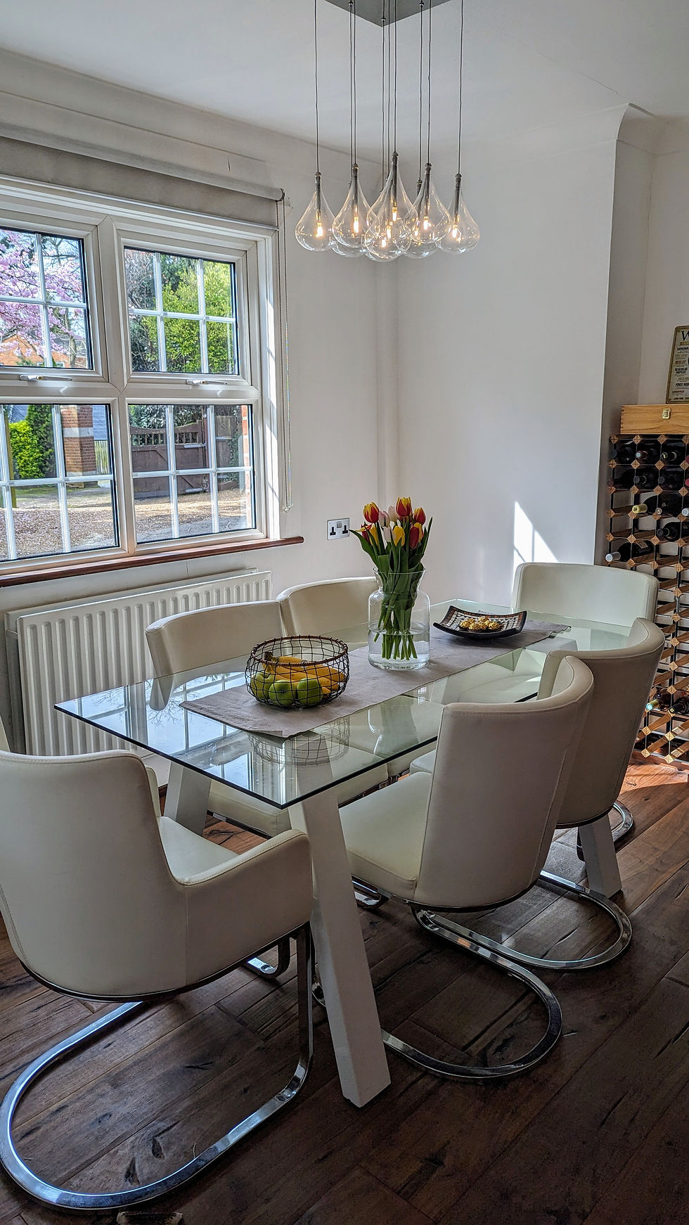 Modern dining room in Bromley Former Coach house by OAT Interiors