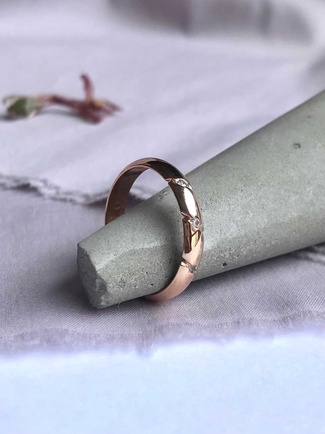 Anillo Oro 18 k 3 gr y piedras