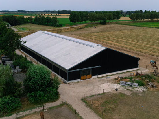 Stajnie i ujeżdżalnie Conexx