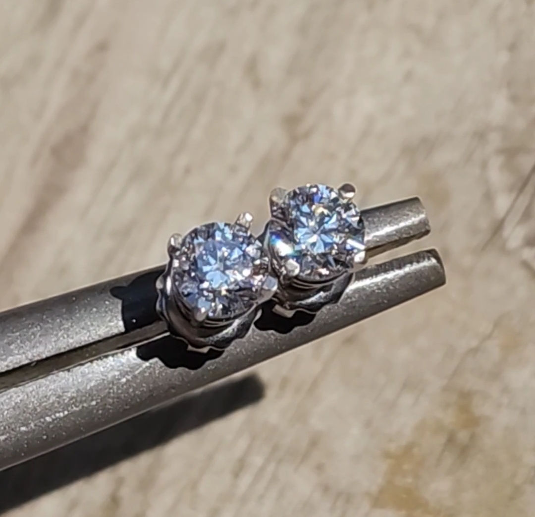 1 Ct Tw. Diamond Earrings VVS1