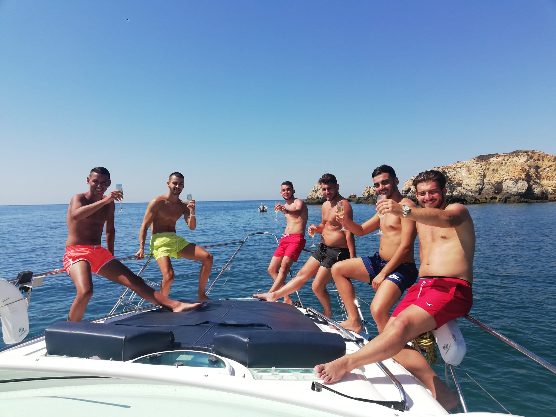 e64888b5-7f45-4075-bd47-2f83ac77e9e2-2