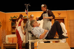 Prof. Saravaglia in "Hilfe, das Volk kommt"