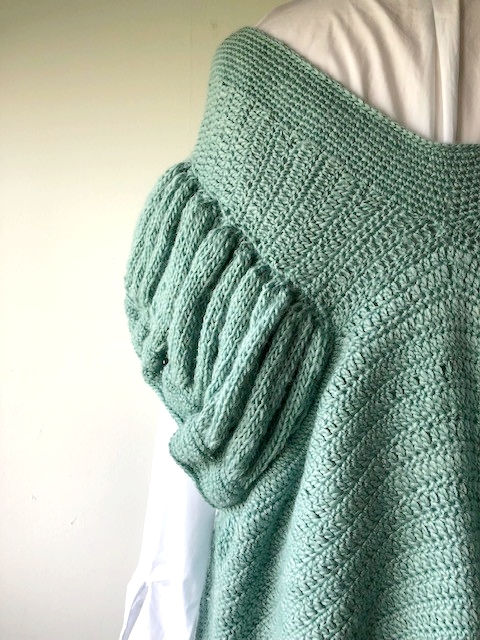 Miniature : Pull femme bohème oversize fait main vert d'eau VERYNA