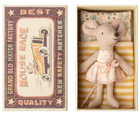 Little sister mouse in box (polkadot dress w. removable skirt)