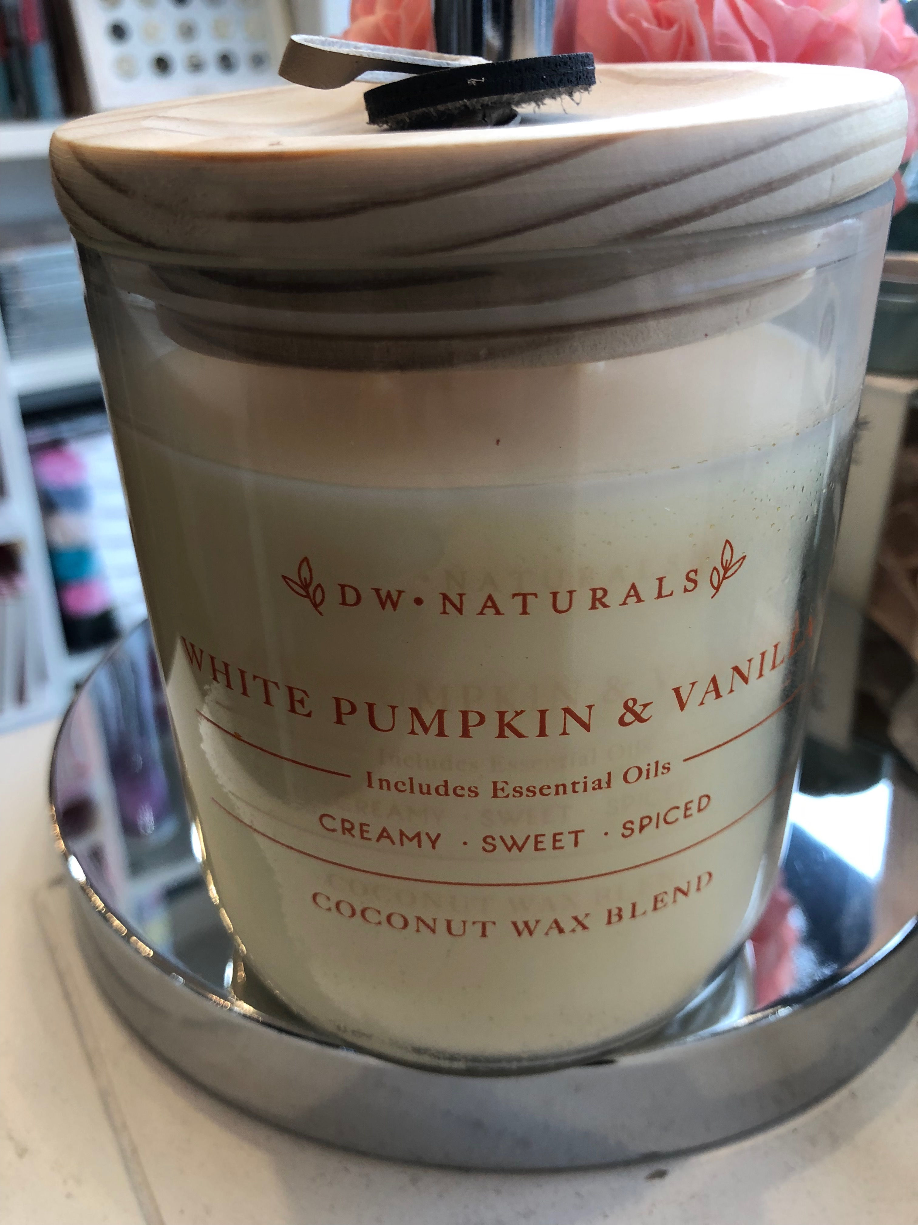 DW Home White pumpkin & Vanilla coconut wax candle