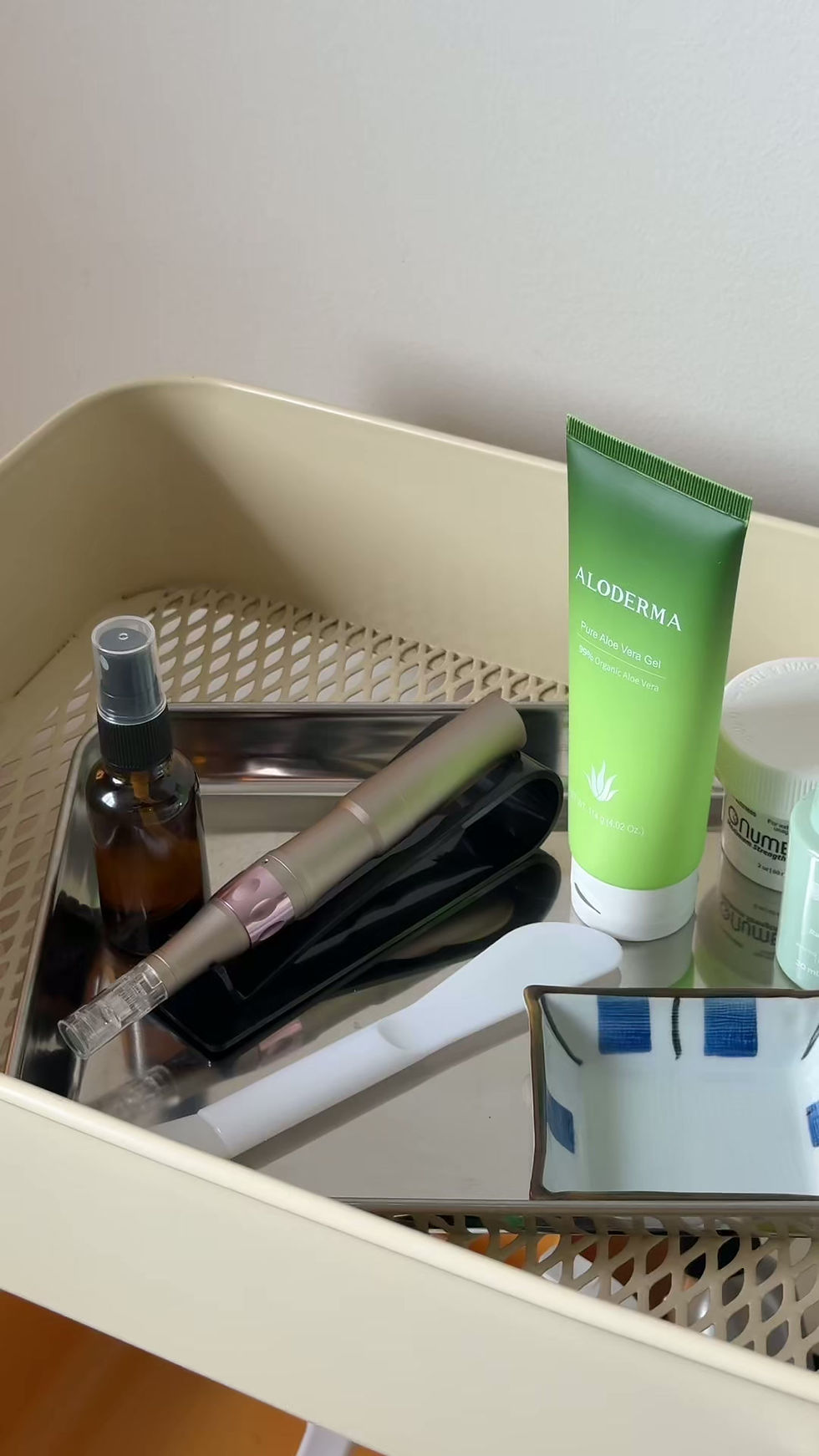 Microneedling.mov