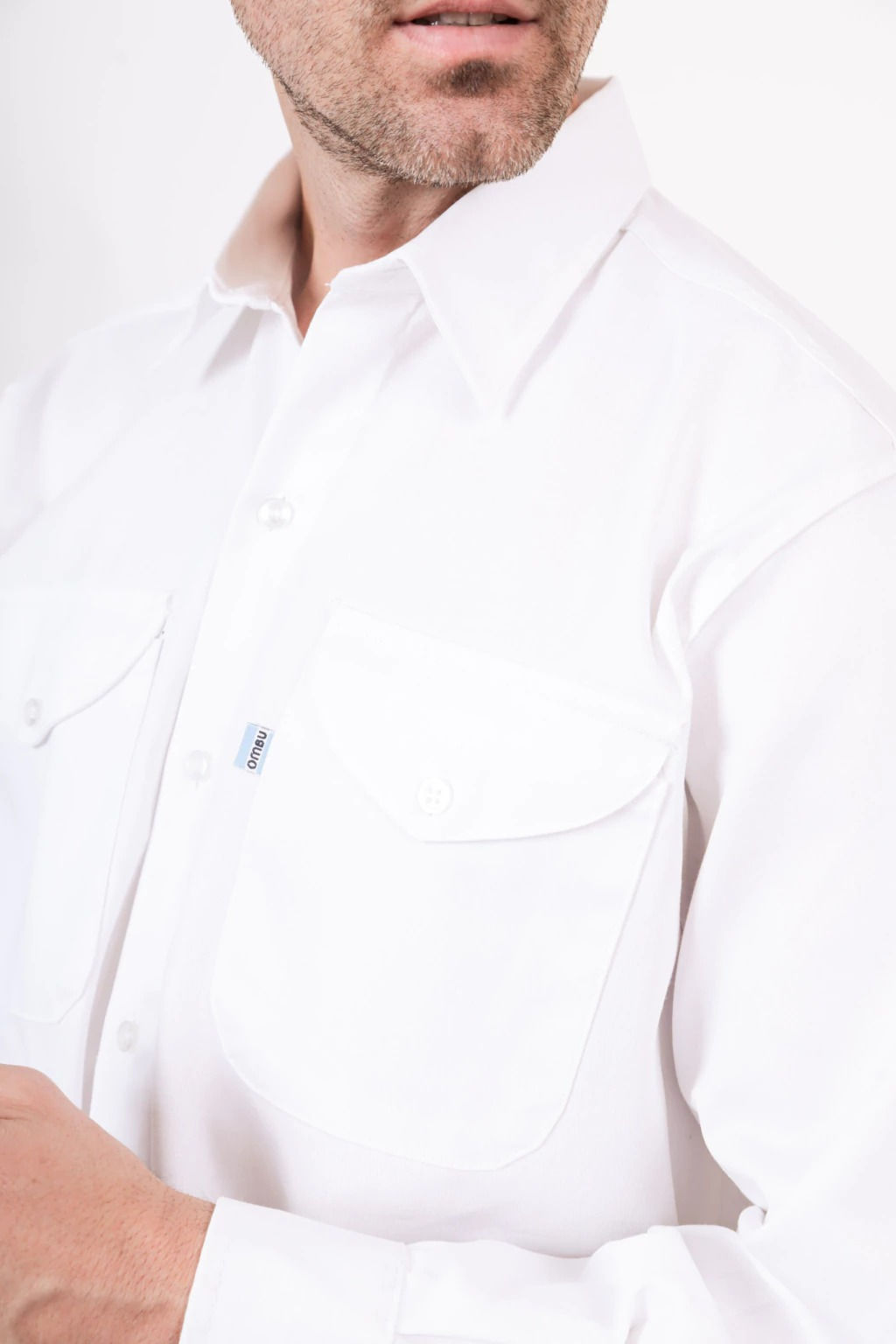 CAMISA DE GRAFA BLANCA ( MARCA OMBU )