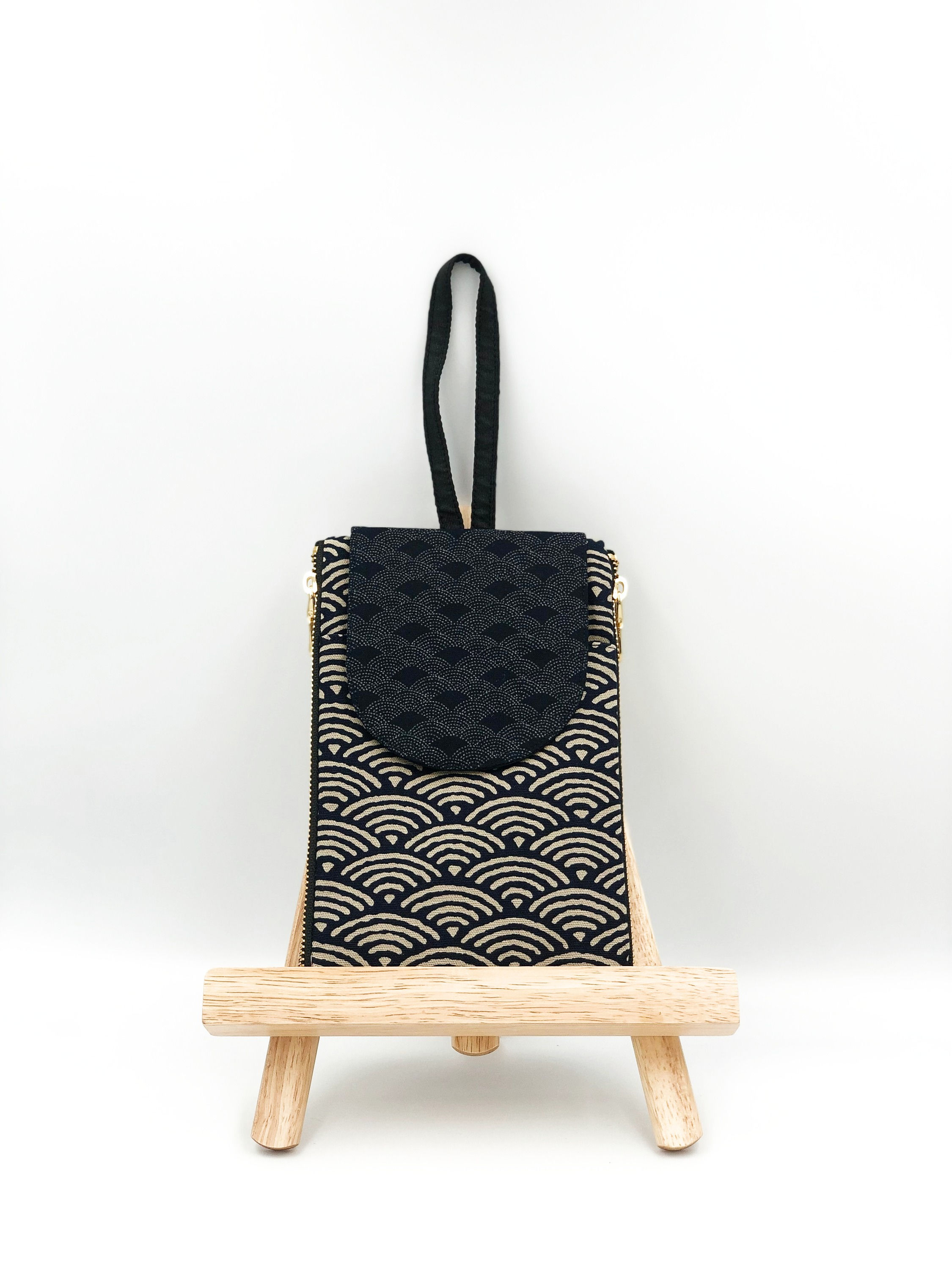 Jiyu Pouch - Bold & Deep Blue Waves