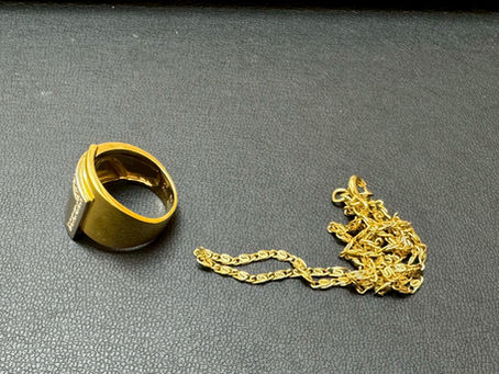 プラチナ金コンビリングとメッキアクセサリー