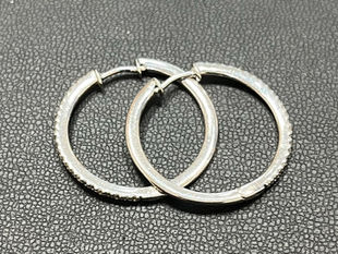 K18ホワイトゴールドフープピアス