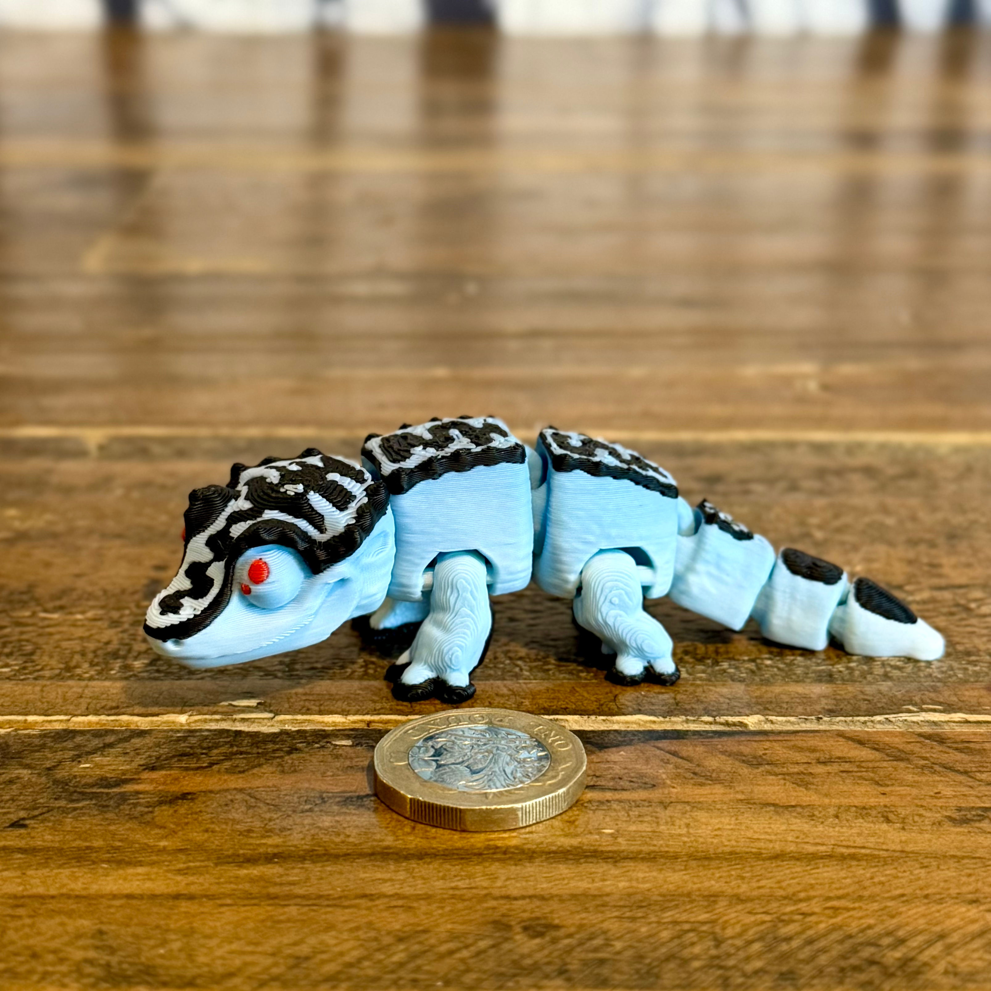 Small Articulated Gecko