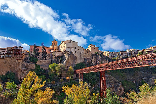 1080px-Cuenca._ST._Paul's_Bridge._Castil