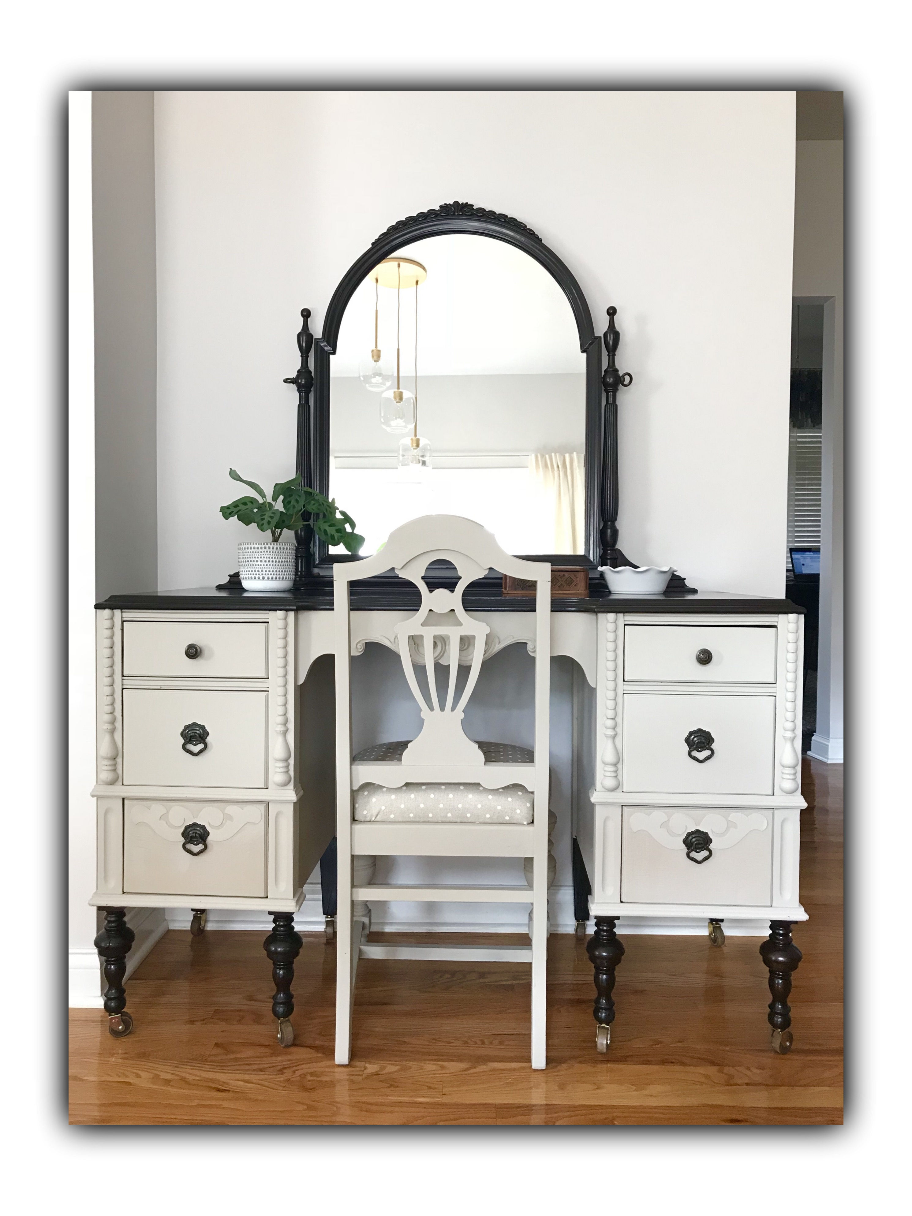 Antique 3 pieces vanity set