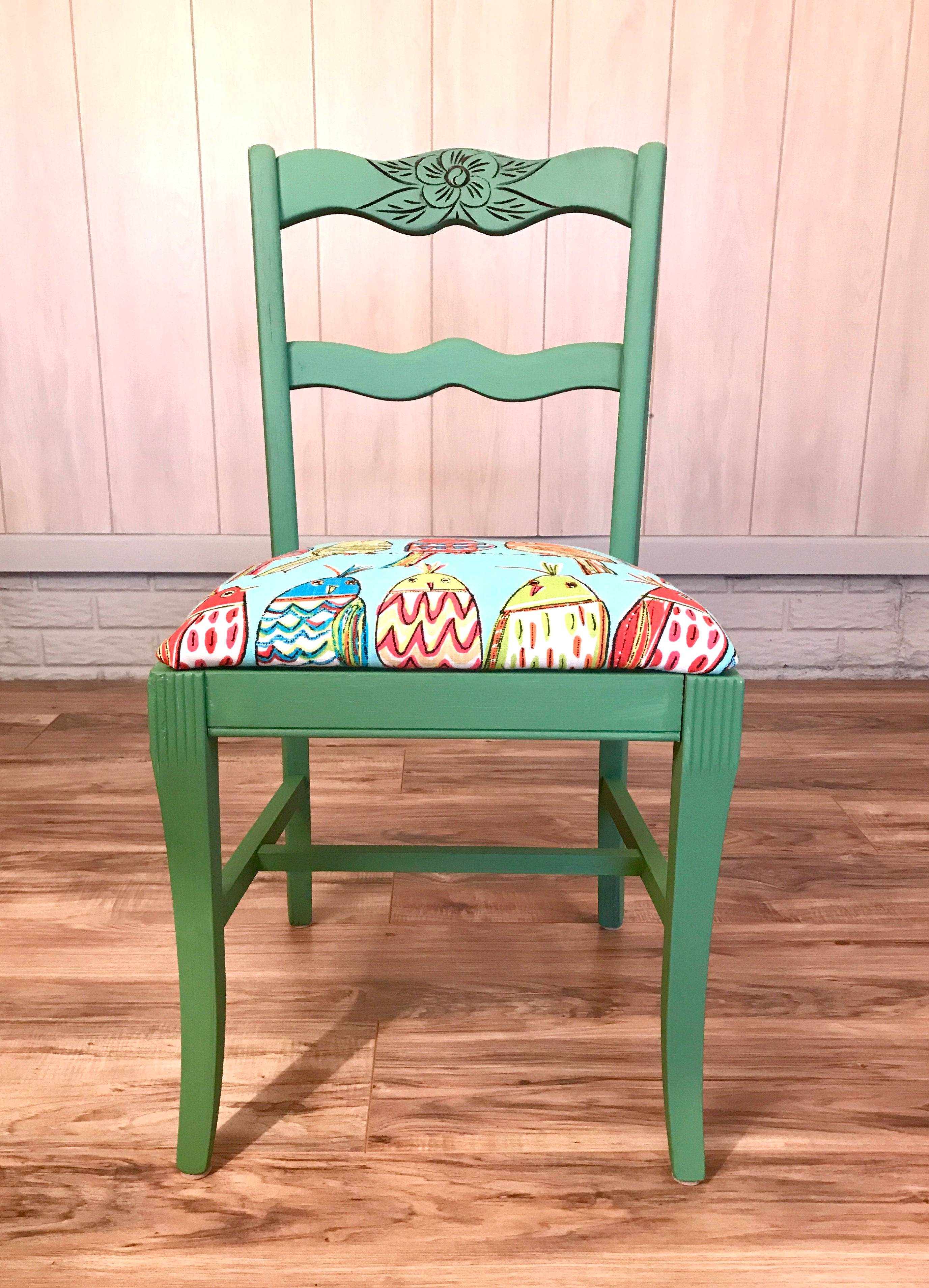 Fun accent chair birds and roses - greenery