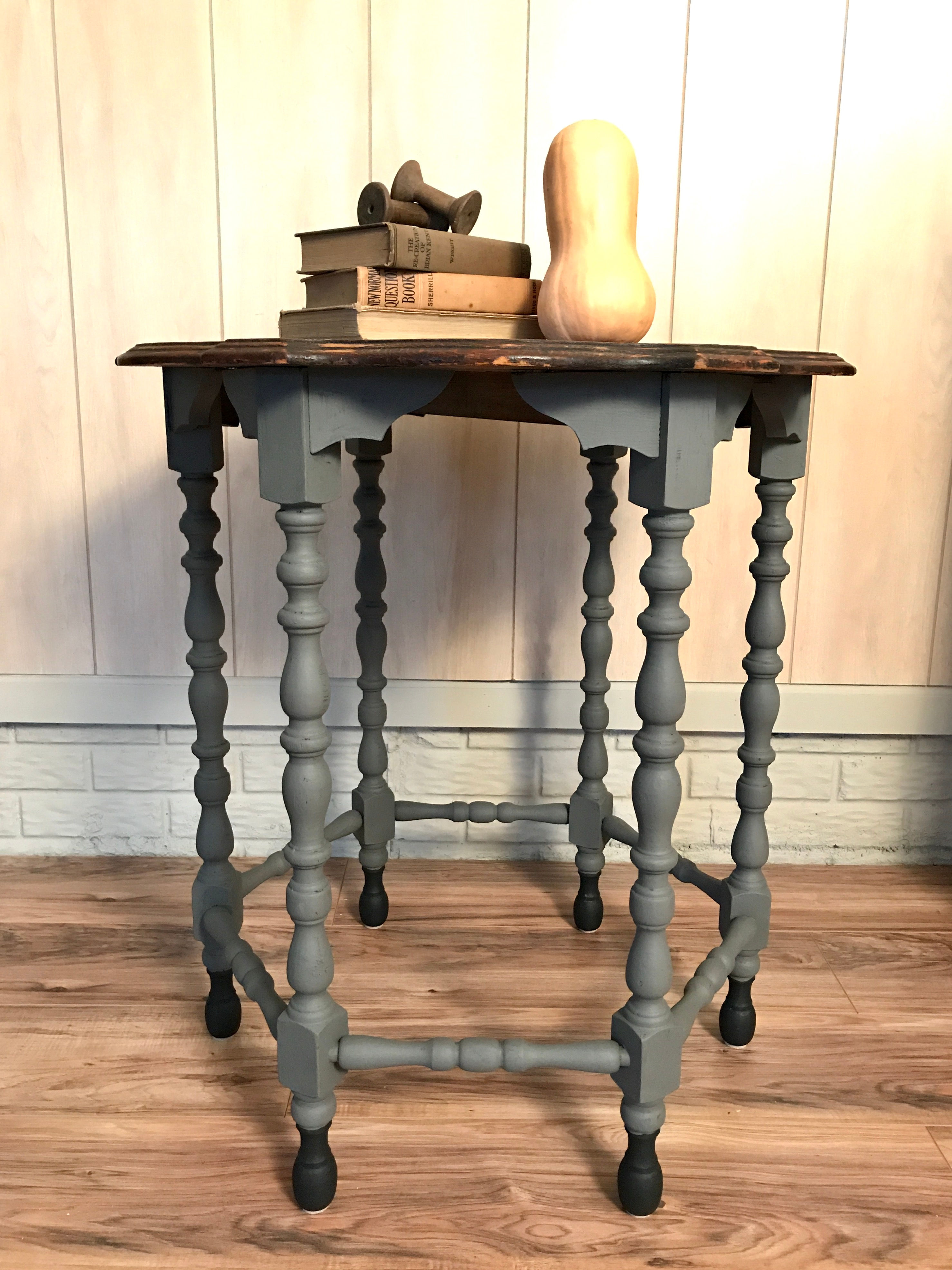Rustic high round table