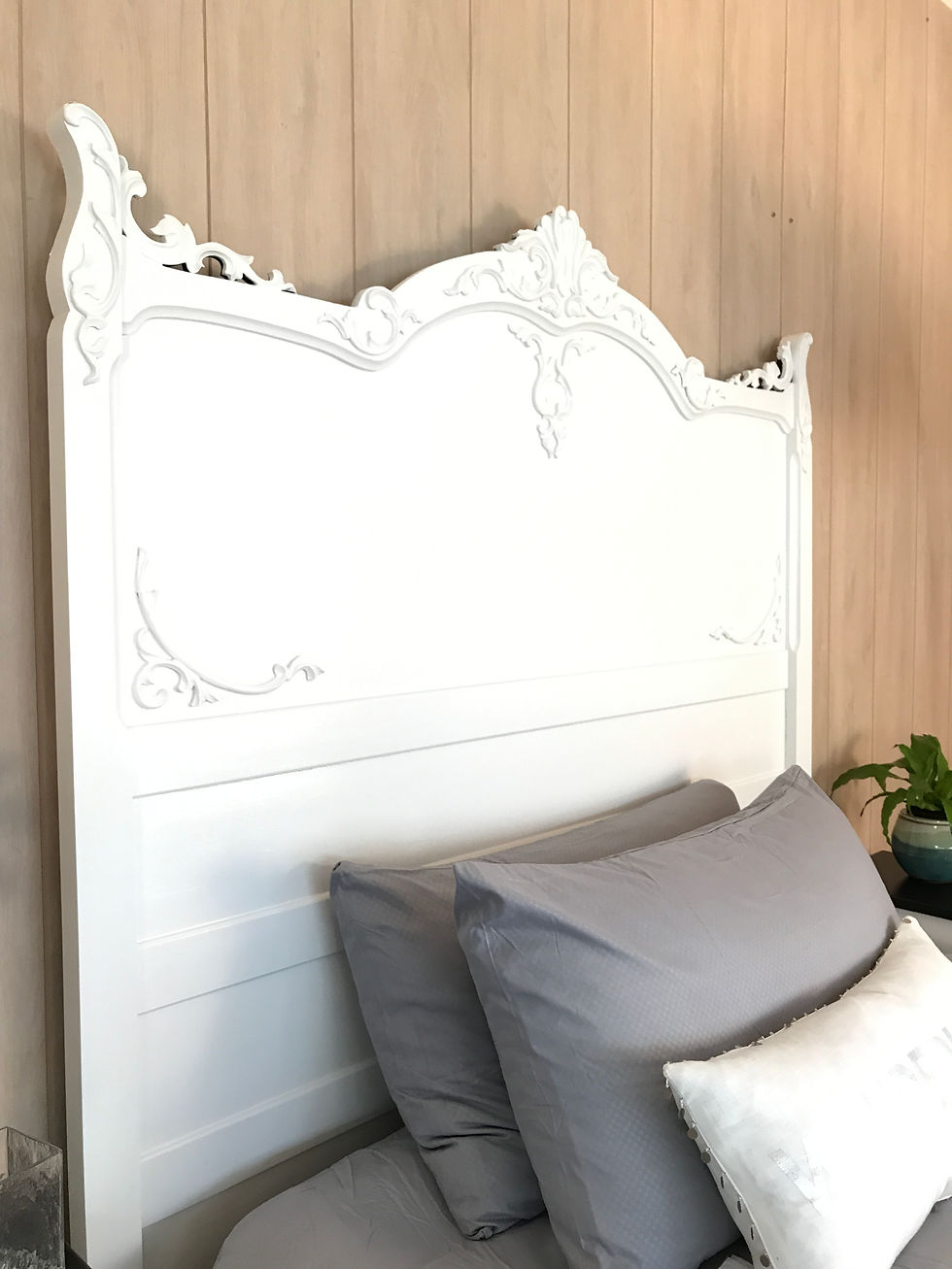 Thumbnail: Dreamy bedroom set in Snow White