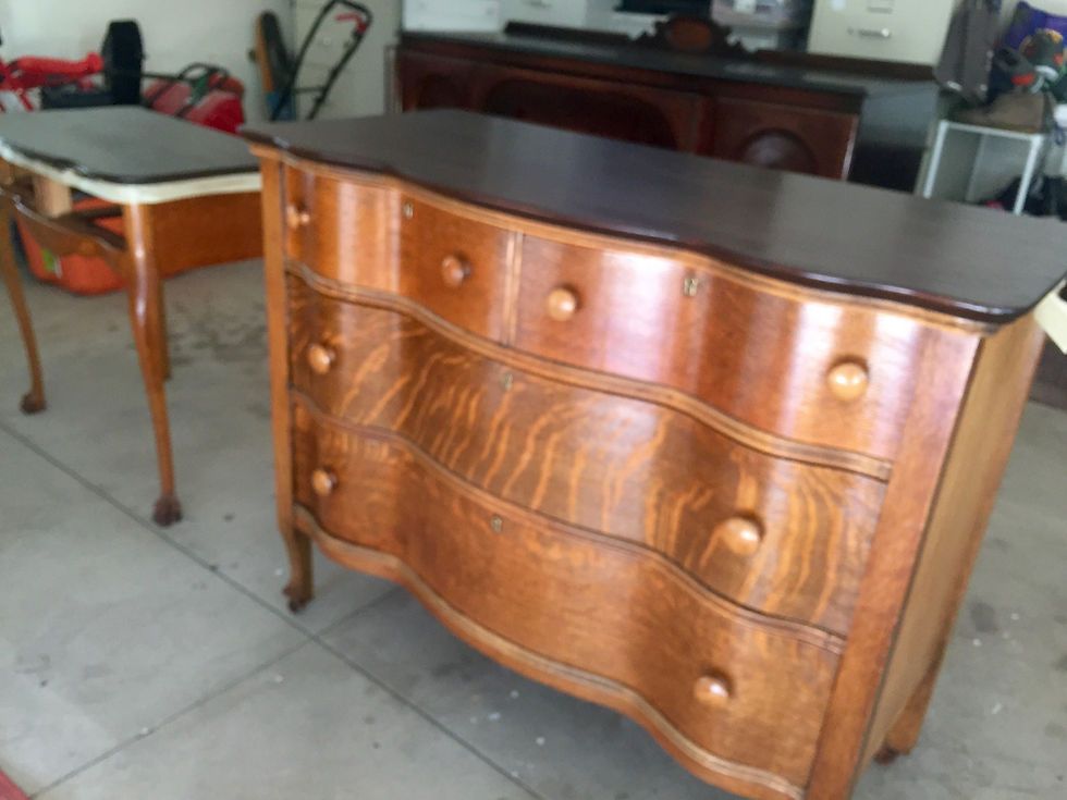 Thumbnail: Serpentine dresser