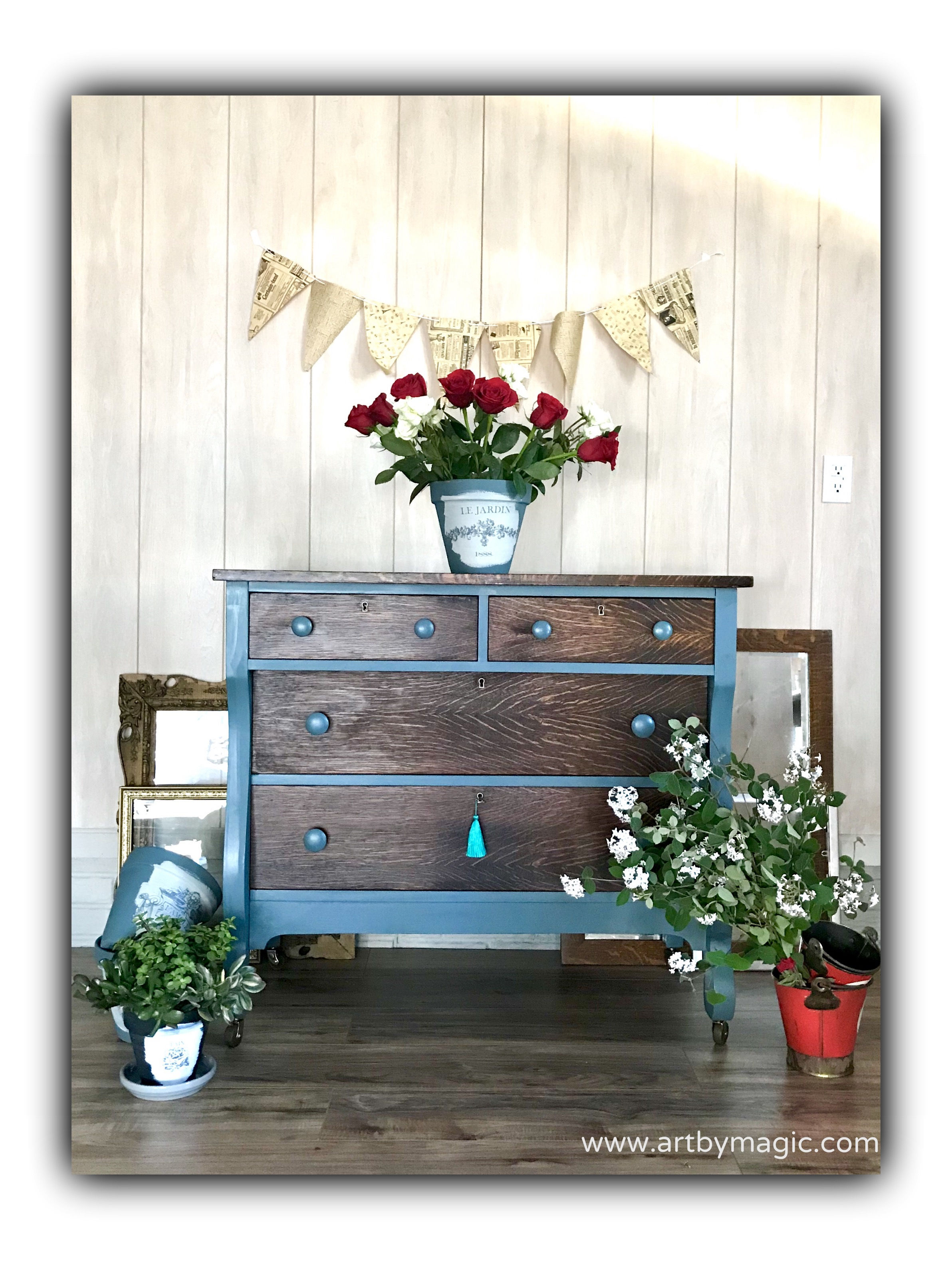 Tiger oak dresser with key