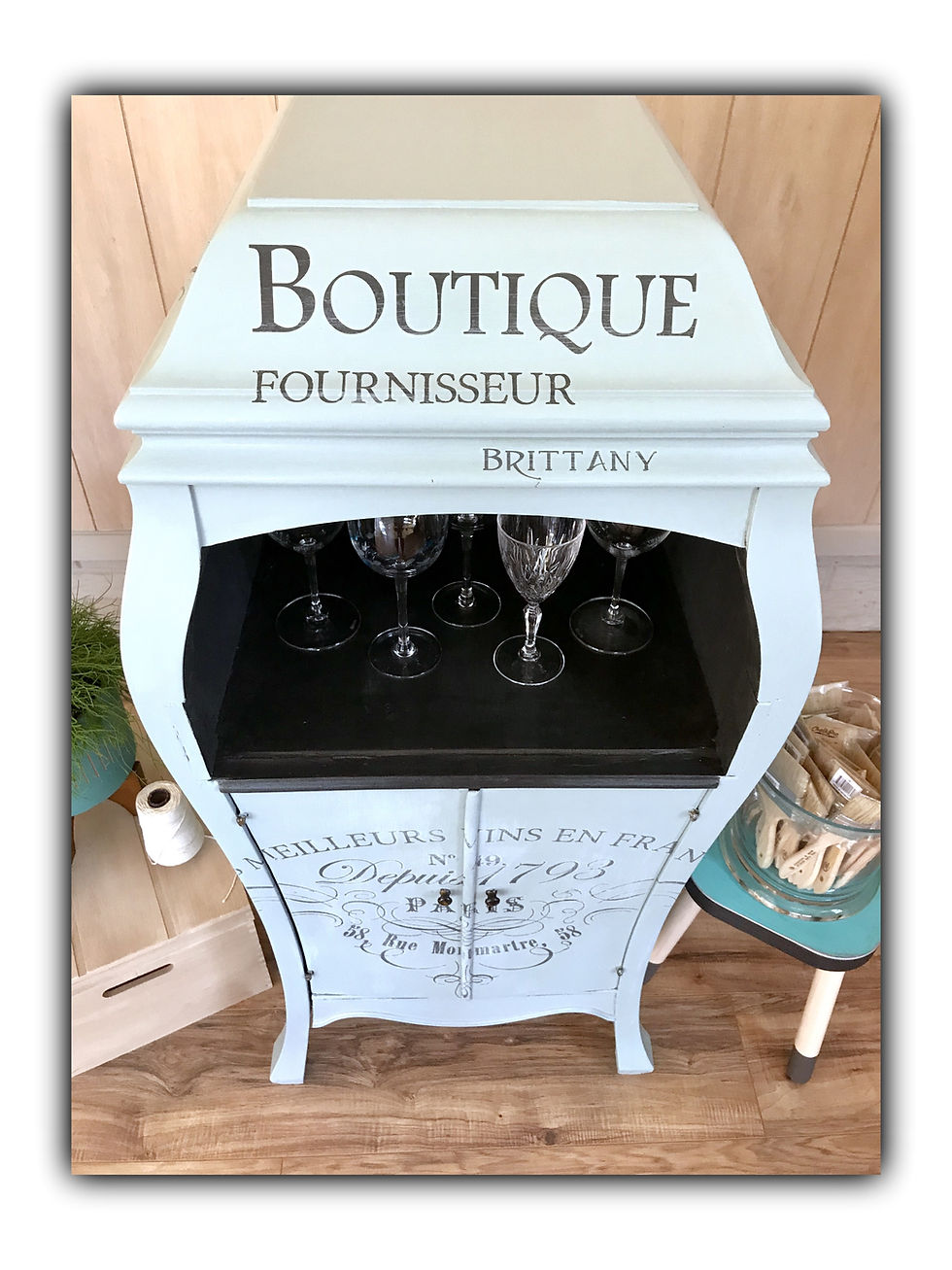 Thumbnail: Wine cabinet