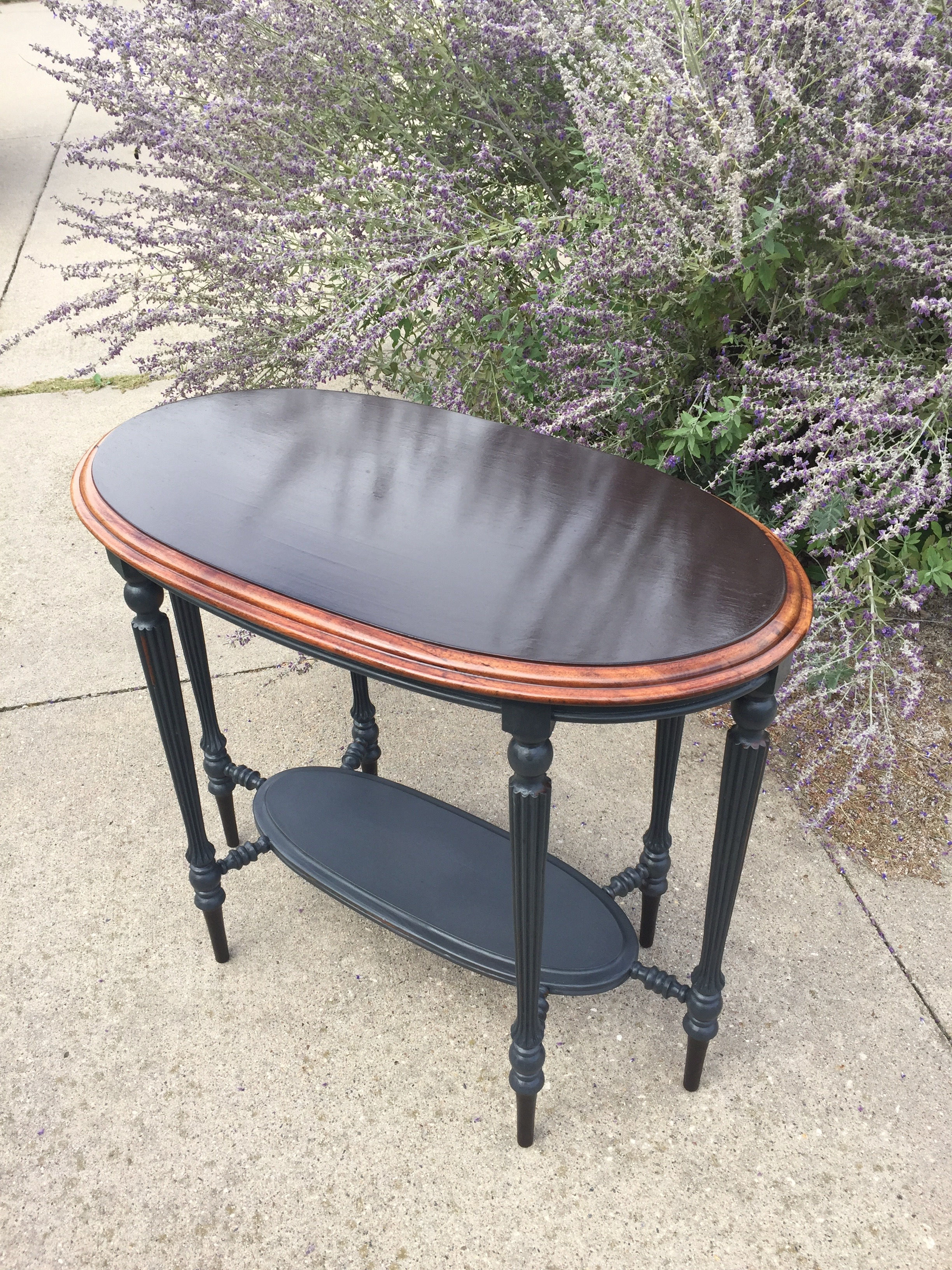 Elegant oval table