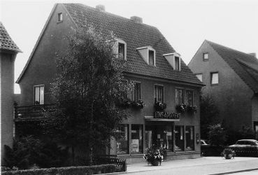 loens-apotheke-gebaeude-im-sande-seelze-letter