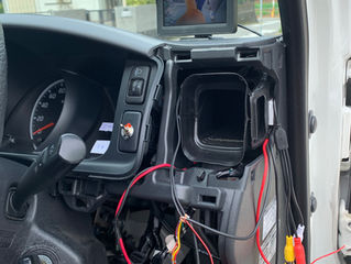 車内確認用モニターを設置しました!