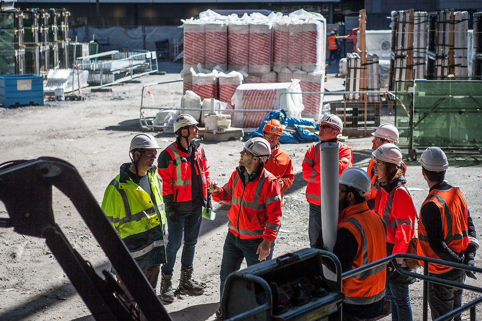 Groupe de stagiaire du CFTEA sur un chantier