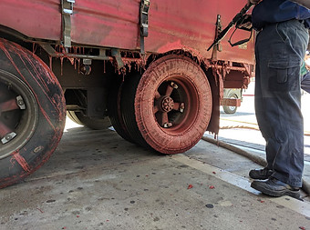 High pressure cleaning dry ice blasting