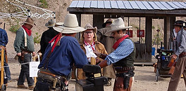 43013711_1850442875075503_30995276810420