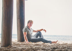 BruceAllenPromoBeach-2-LARGE.jpg