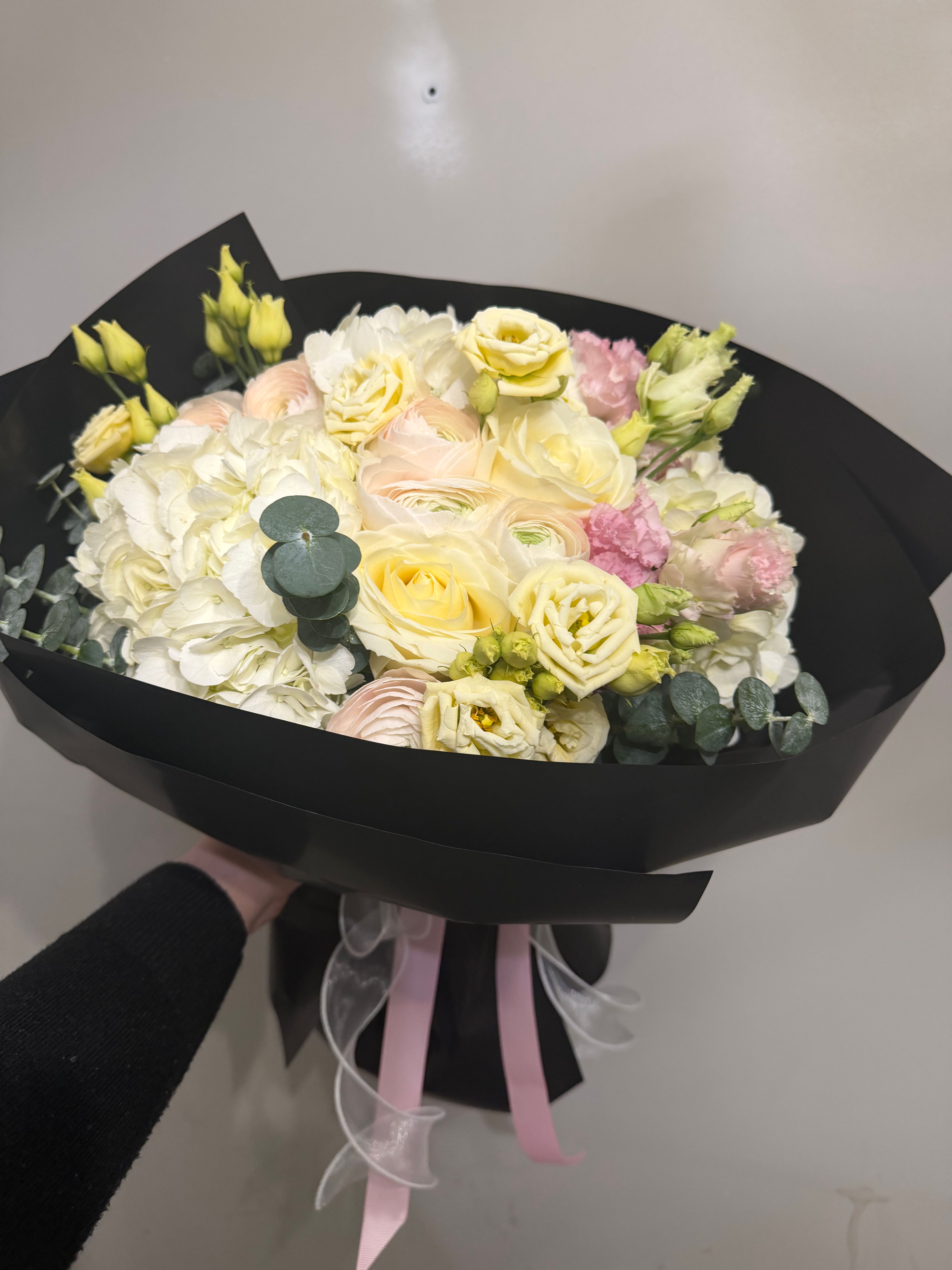 Mix mit weißen Hortensien