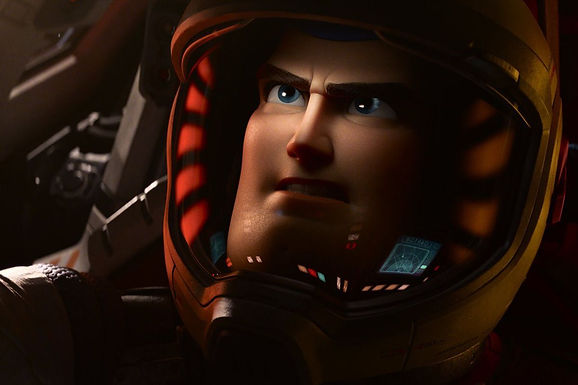 Chris Evans dará voz em filme de origem de Buzz Lightyear