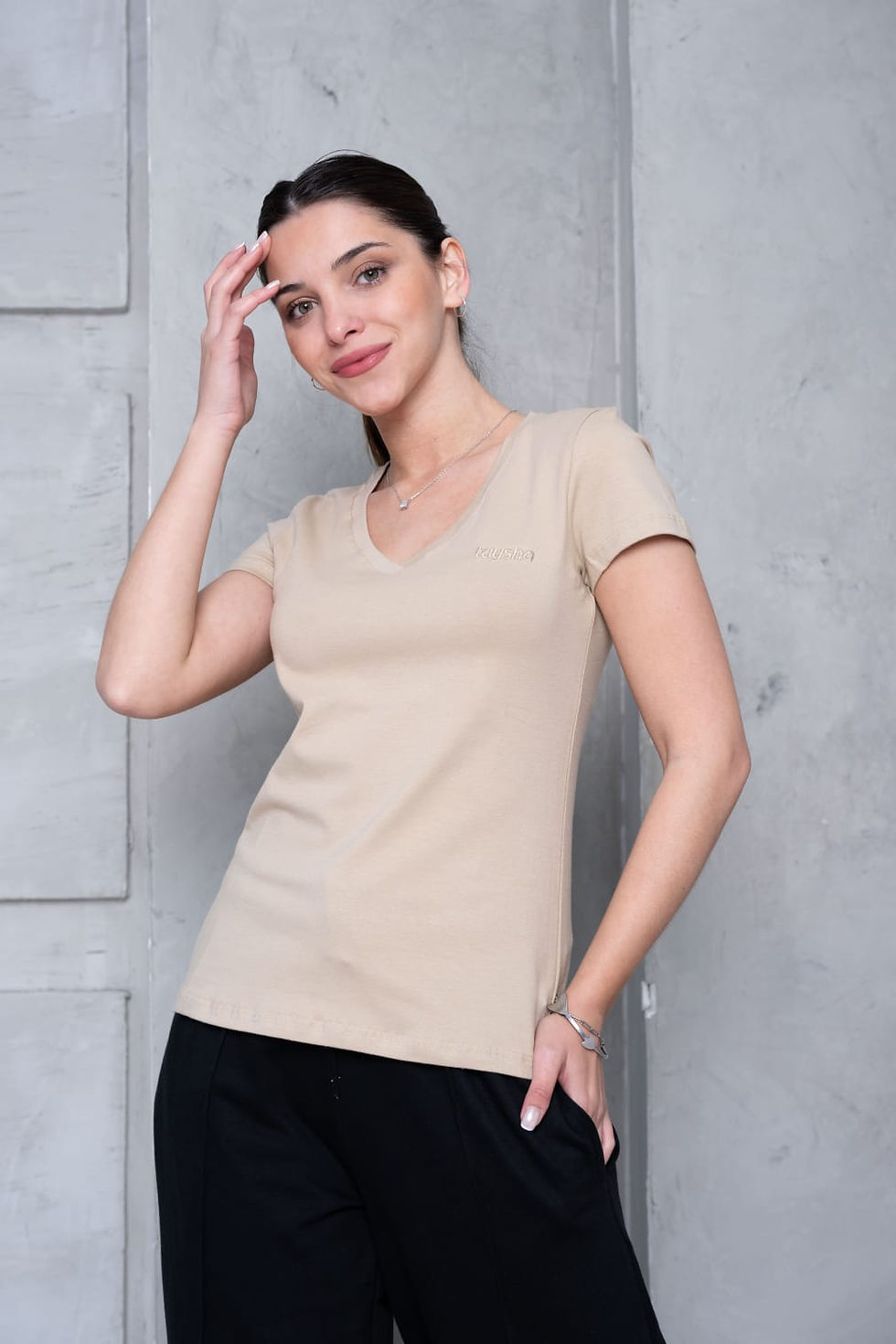 Miniatura: Remera Escote V