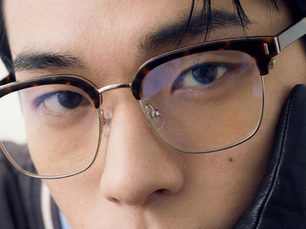 Summer is the perfect time to refresh your eyewear and embrace new styles that blend comfort, functionality and fashion. O&X New York’s OP‑349U optical frame exemplifies this balance through its modern square browline silhouette, combining premium materials with architectural design.