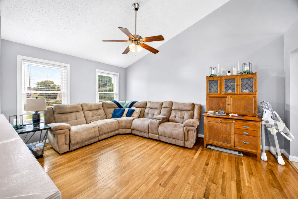 Living Area 2
