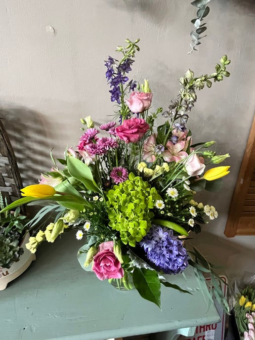 Thumbnail: Seasonal Arrangement