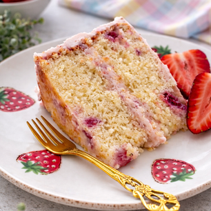 Bolo de Morango com Creme de Manteiga de Morango