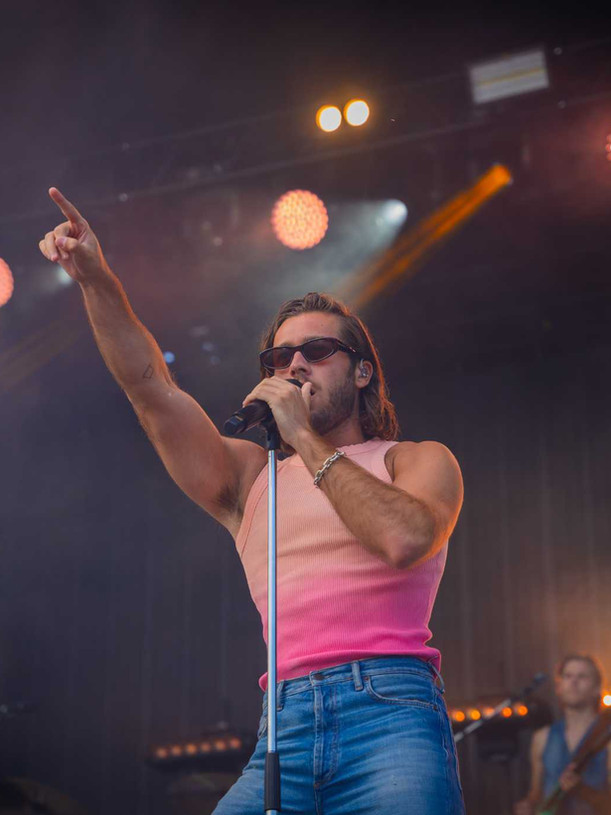 benjamin ingrosso performing at south ocean festival