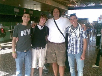 Luca Simo Rod Fabio in aeroporto.jpg