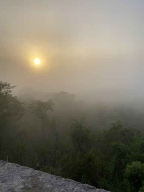 Zonsopkomst Tikal