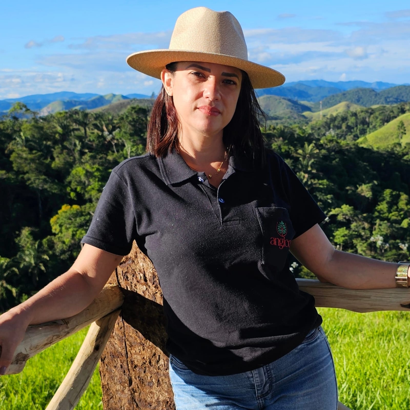 Foto do escritor: Lúcia Emíllia